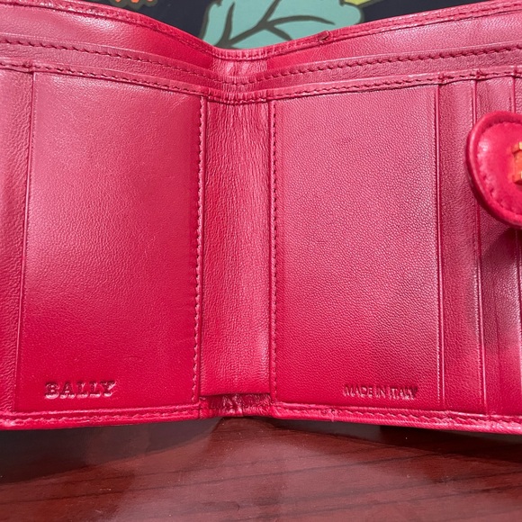 Bally Vintage Red Embossed Leather Wallet – Like New - Picture 5 of 8